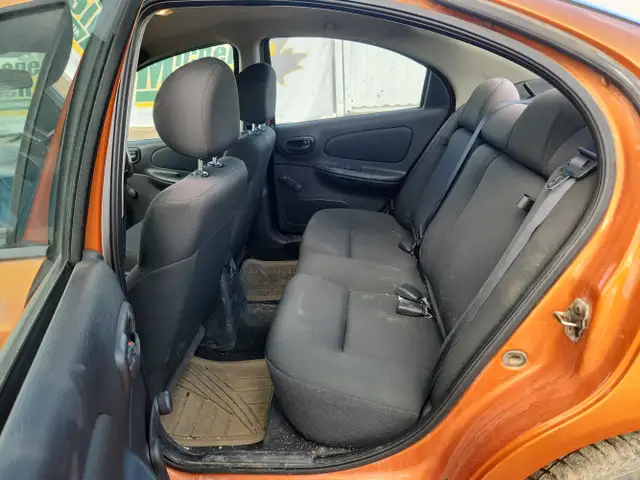 2005 Dodge Neon - Photo 14