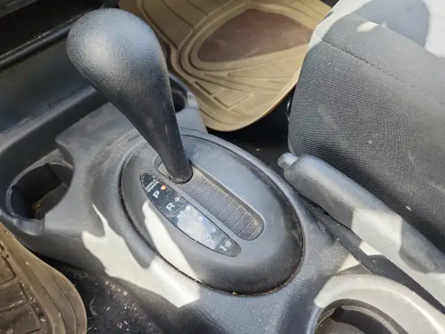 2005 Dodge Neon - Photo 21