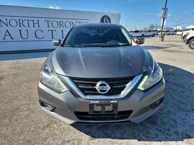 2018 Nissan Altima - Photo 2