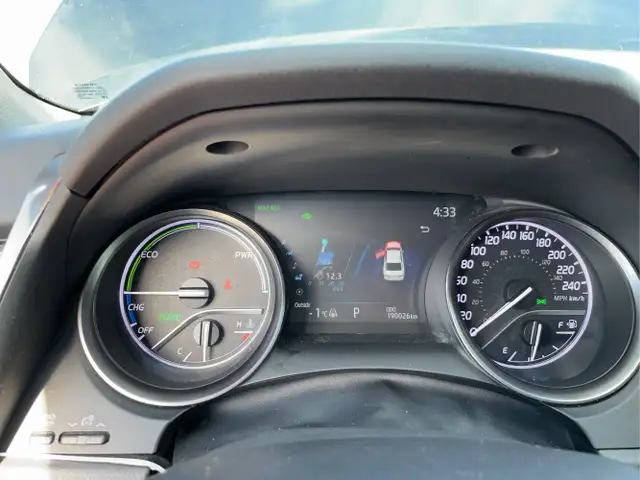 2023 Toyota Camry Hybrid - Photo 14