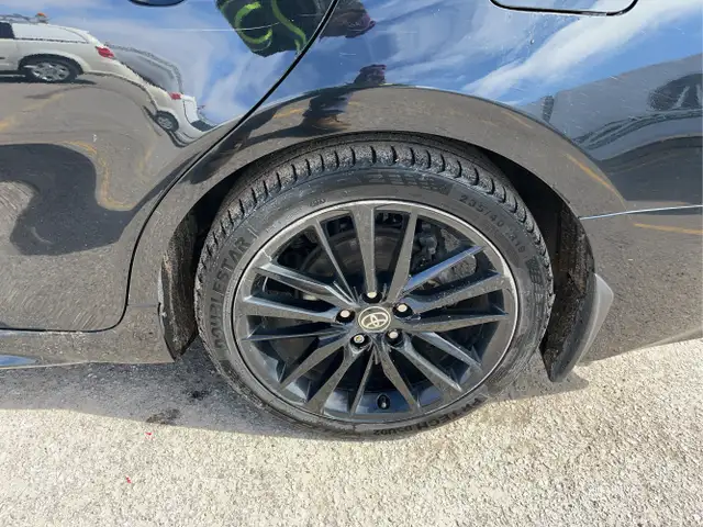 2023 Toyota Camry Hybrid - Photo 17