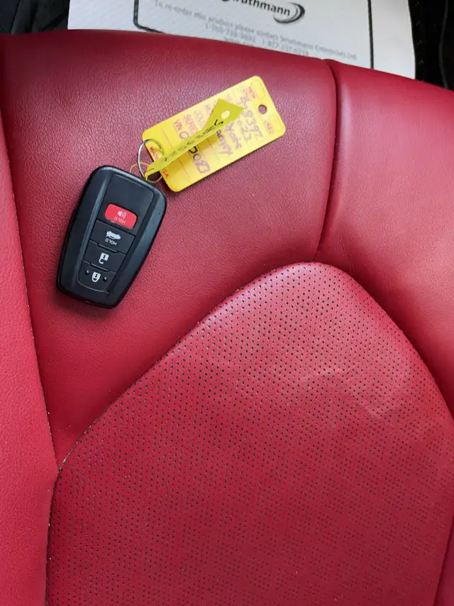 2023 Toyota Camry Hybrid - Photo 21