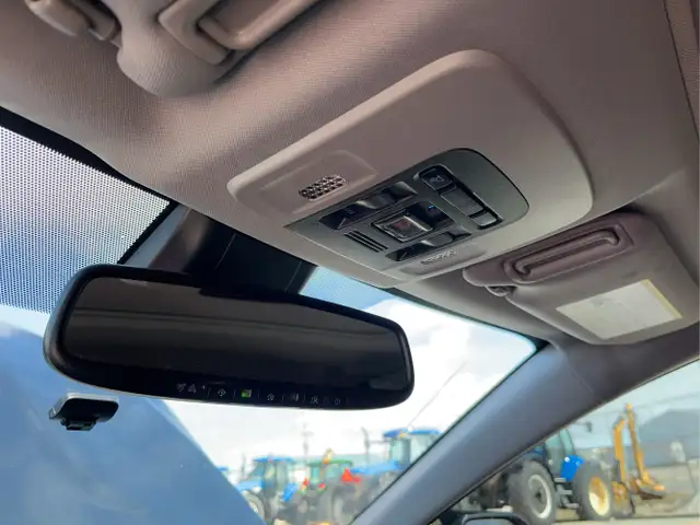 2023 Toyota Camry Hybrid - Photo 25