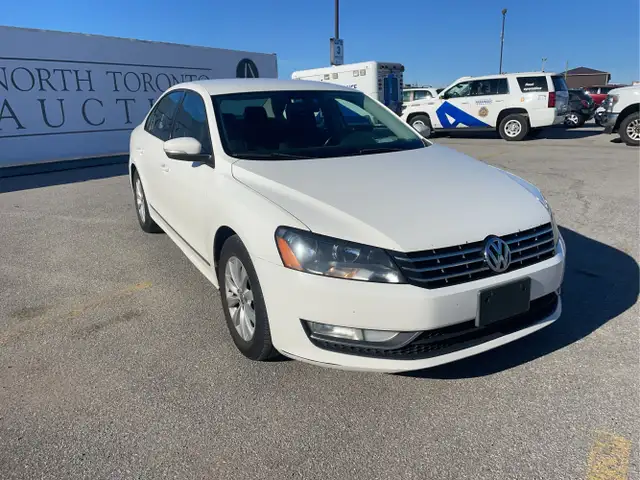 2013 Volkswagen Passat - Photo 3