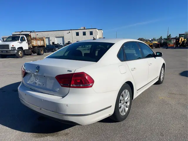 2013 Volkswagen Passat - Photo 5