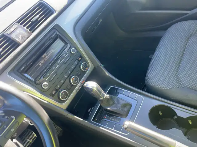 2013 Volkswagen Passat - Photo 14