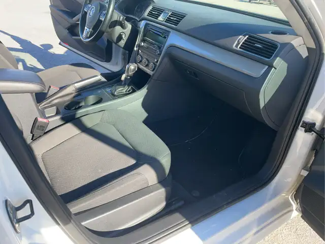 2013 Volkswagen Passat - Photo 18