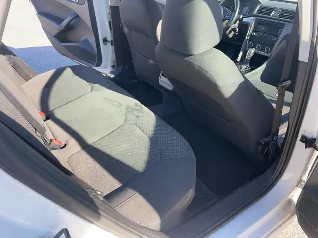 2013 Volkswagen Passat - Photo 19