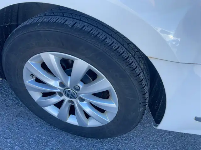 2013 Volkswagen Passat - Photo 23