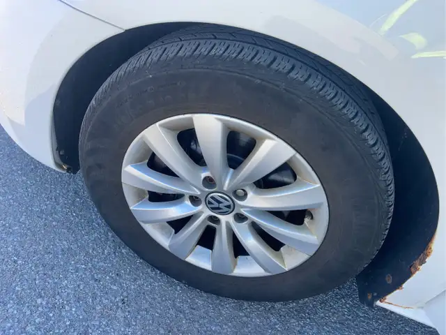 2013 Volkswagen Passat - Photo 24