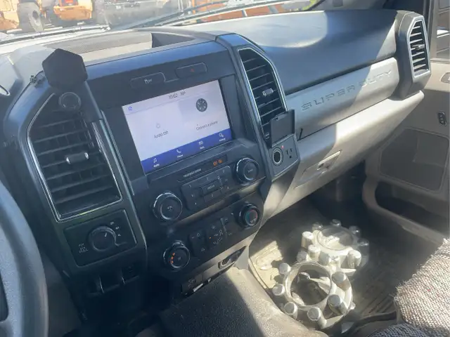 2022 Ford F-350 Super Duty - Photo 12