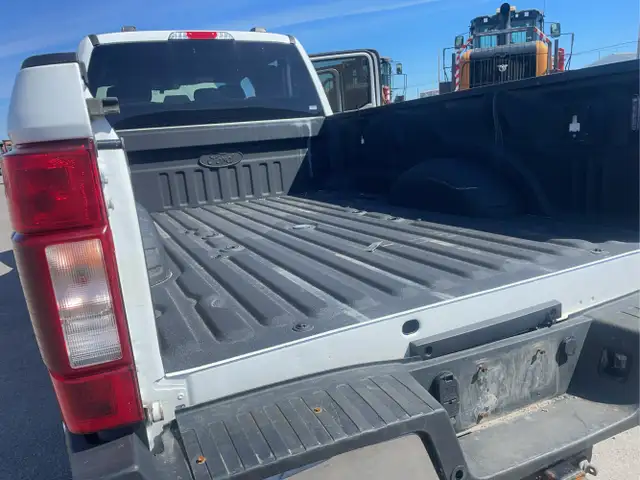 2022 Ford F-350 Super Duty - Photo 24