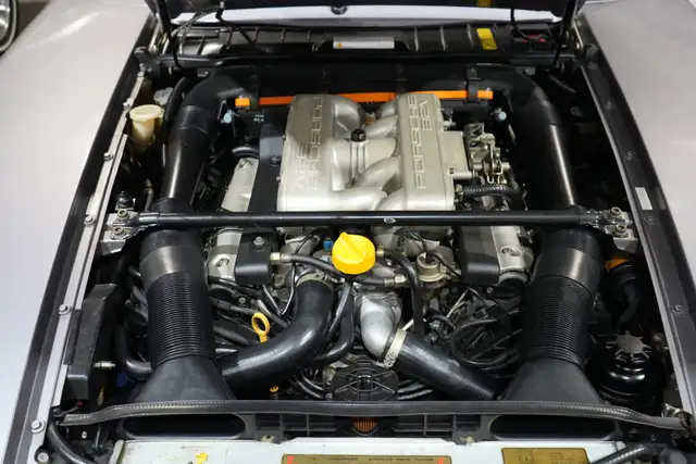 1987 Porsche 928 - Photo 6