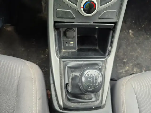 2015 Hyundai ELANTRA - Photo 17