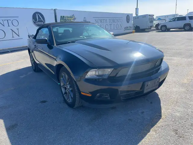 2012 Ford Mustang - Photo 3