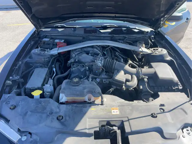 2012 Ford Mustang - Photo 9