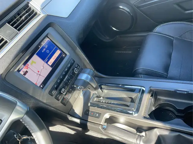 2012 Ford Mustang - Photo 12