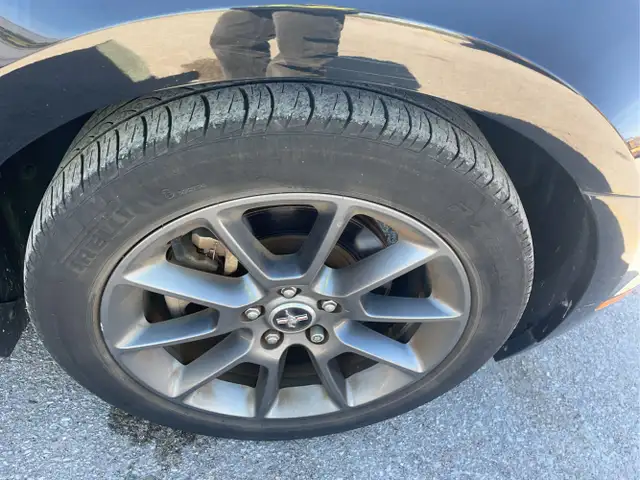 2012 Ford Mustang - Photo 19