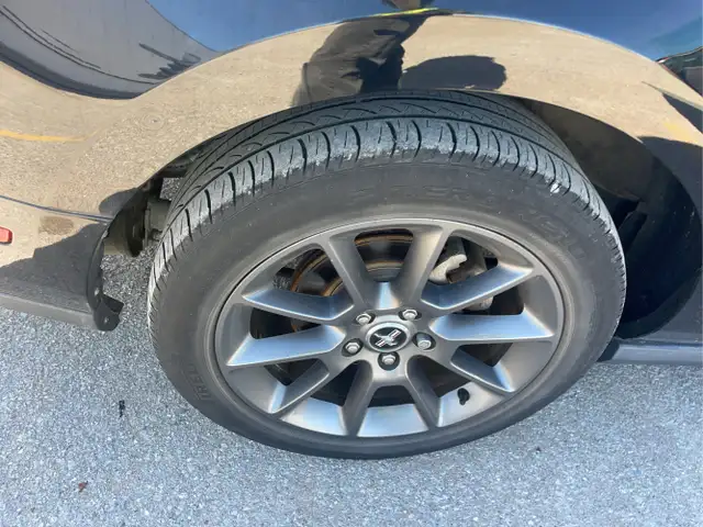 2012 Ford Mustang - Photo 20