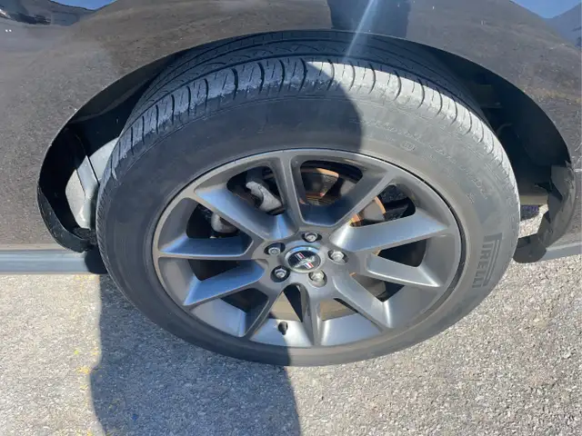 2012 Ford Mustang - Photo 21