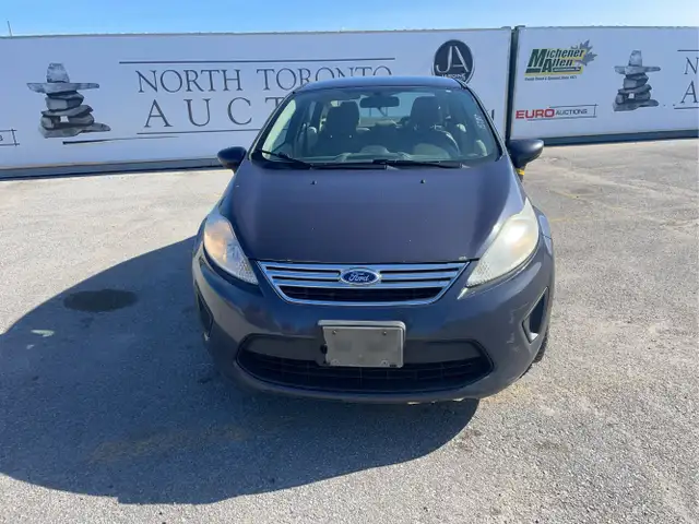 2013 Ford Fiesta - Photo 2