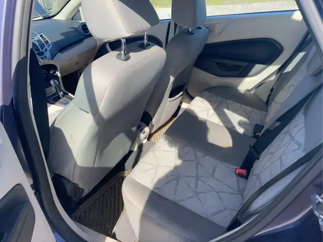 2013 Ford Fiesta - Photo 14