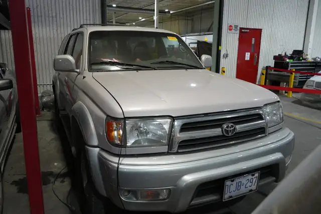 2000 Toyota 4Runner - Photo 2