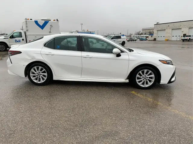 2021 Toyota Camry - Photo 4