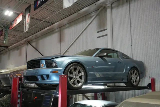 2005 Ford Mustang GT Saleen - Photo 2