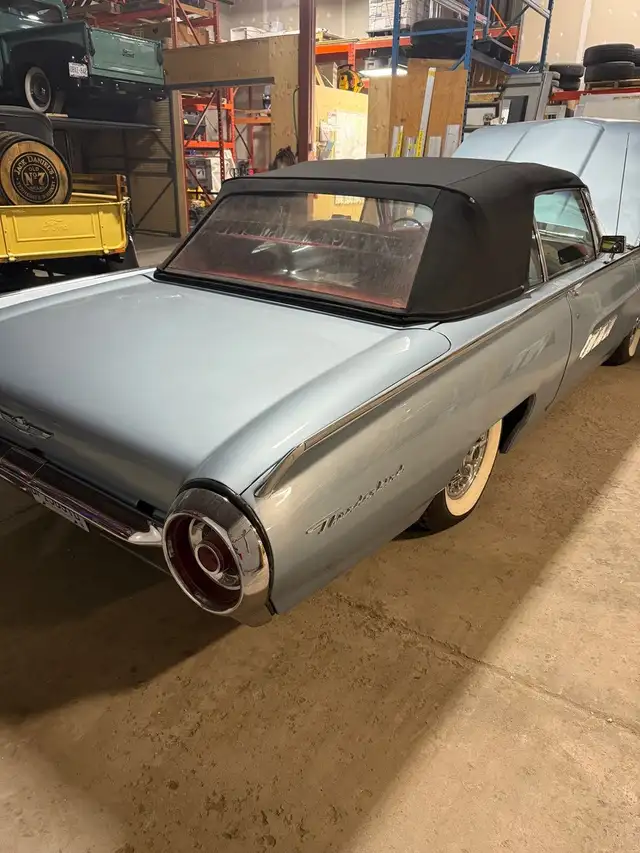 1963 Ford Thunderbird - Photo 3