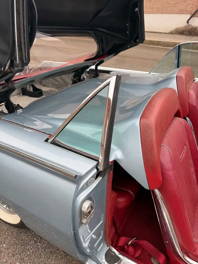 1963 Ford Thunderbird - Photo 11