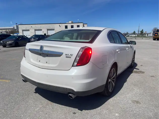 2011 Lincoln MKS - Photo 5