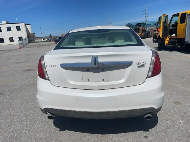 2011 Lincoln MKS - Photo 6