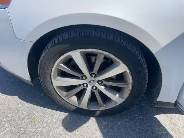 2011 Lincoln MKS - Photo 23