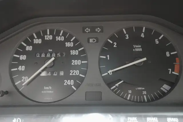 1989 BMW 3 Series - Photo 6