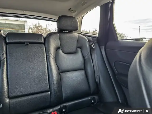 2022 Volvo XC60 Recharge Inscription Expression | HEATED SEATS - Photo 15