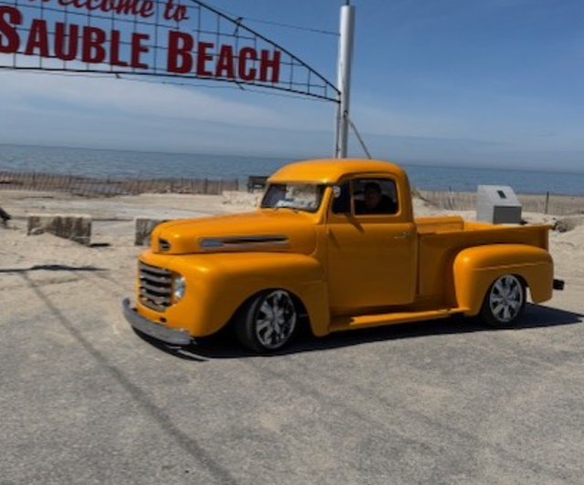 1948 Ford F1 - Photo 2
