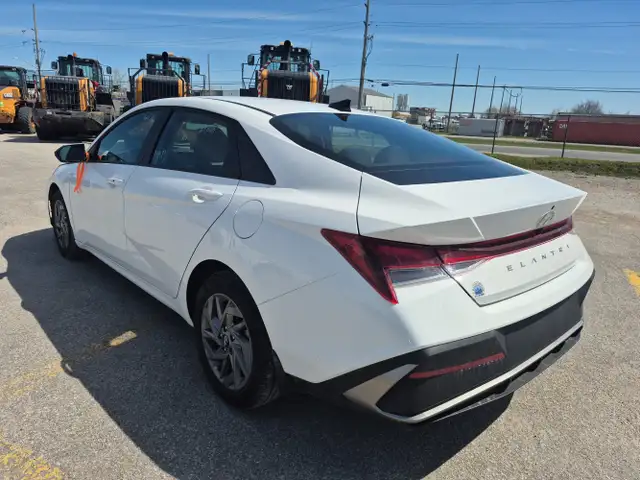 2025 Hyundai ELANTRA - Photo 7