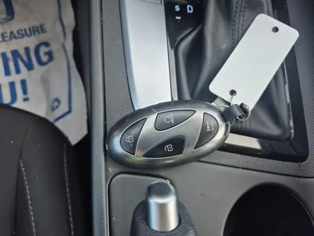 2025 Hyundai ELANTRA - Photo 13