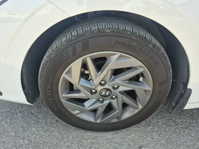 2025 Hyundai ELANTRA - Photo 21