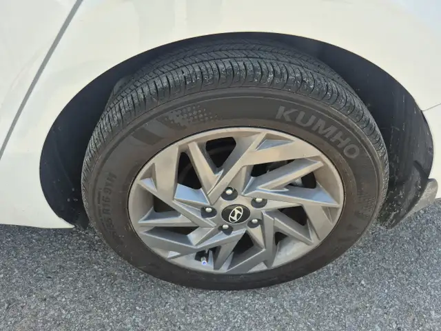 2025 Hyundai ELANTRA - Photo 22