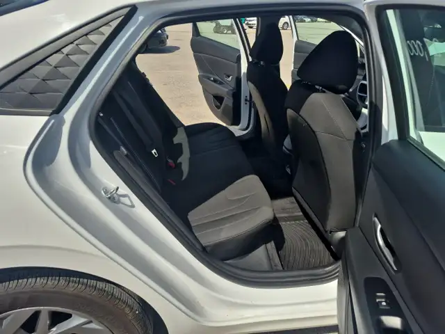 2025 Hyundai ELANTRA - Photo 26