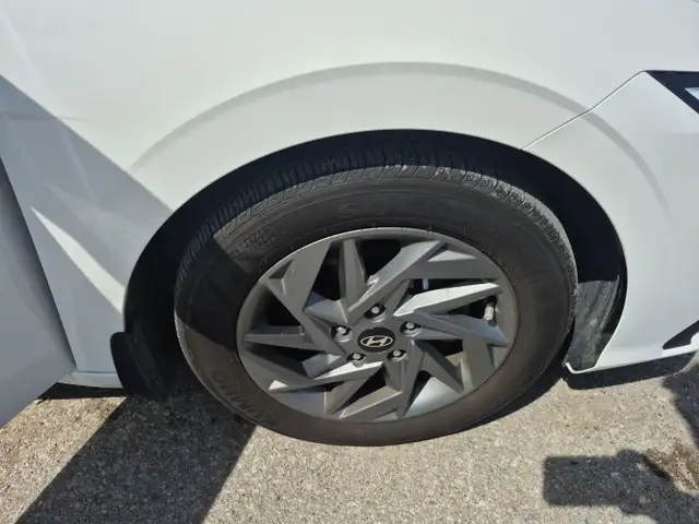 2025 Hyundai ELANTRA - Photo 30