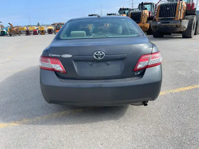 2011 Toyota Camry - Photo 6