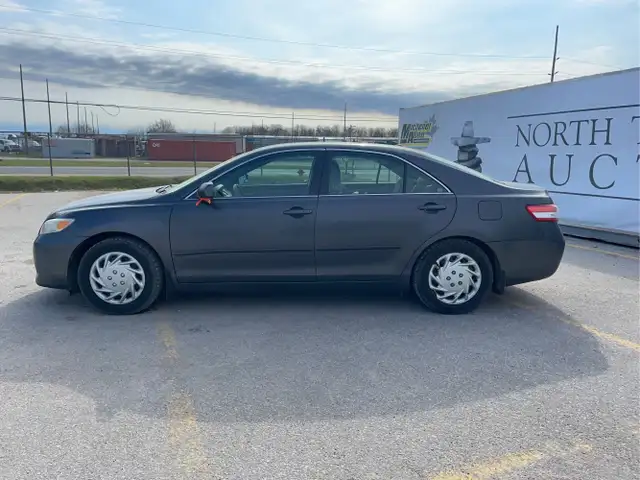 2011 Toyota Camry - Photo 8
