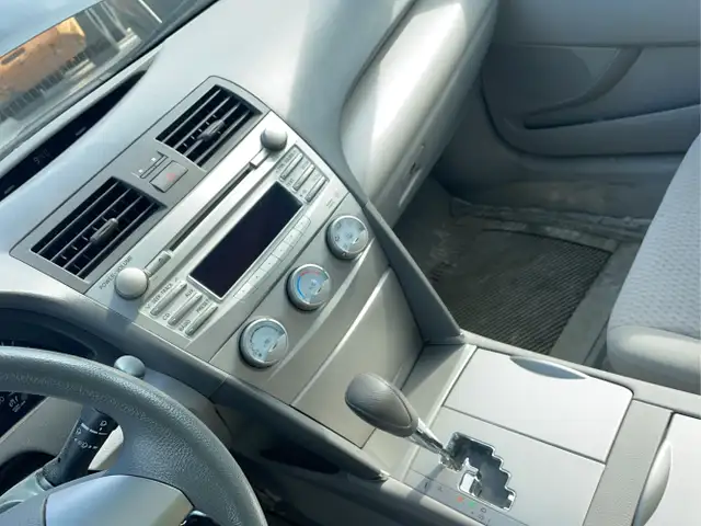 2011 Toyota Camry - Photo 12
