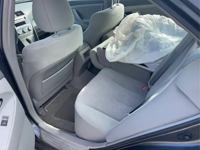 2011 Toyota Camry - Photo 14