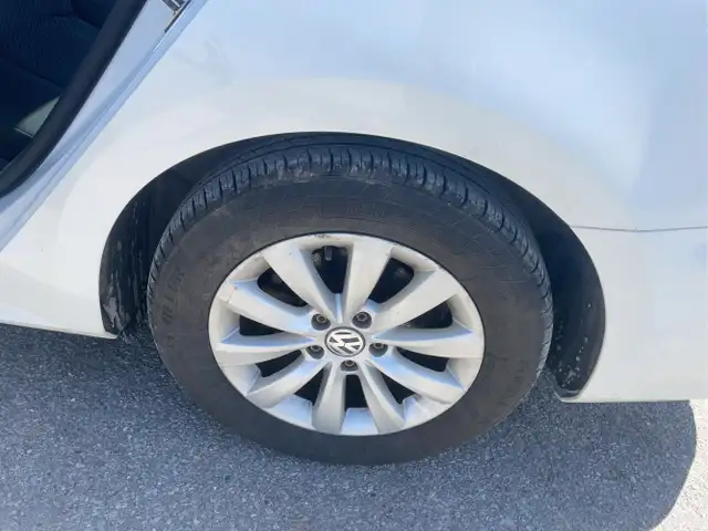 2014 Volkswagen Passat - Photo 23