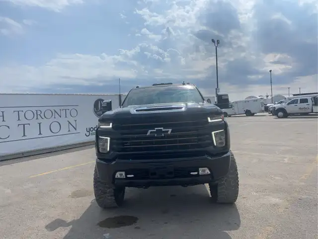 2023 Chevrolet Silverado 3500HD - Photo 2
