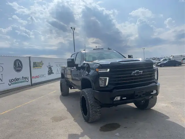 2023 Chevrolet Silverado 3500HD - Photo 3